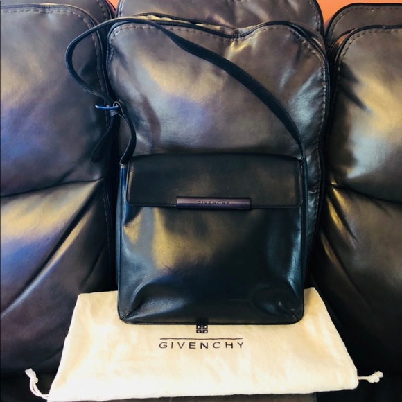 Authentic Givenchy Black Leather Shoulder bag - Picture 2 of 8